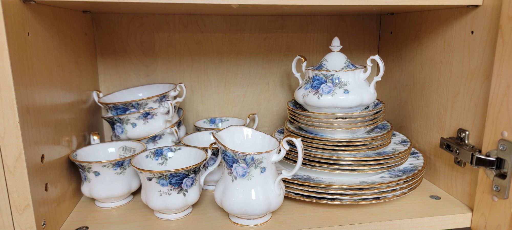 30 Piece Vintage Royal Doulton