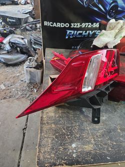 2015 TAIL LIGHT LEXUS IS(contact info removed)0-53270 DRIVER SIDE USED OEM ►S3651