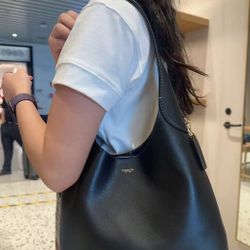 Coach Brookrly 28 Black NEW