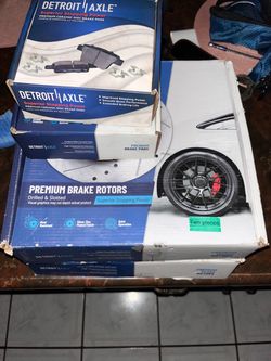 Detroit Axle Brake Rotors and Ceramic Brake Pads