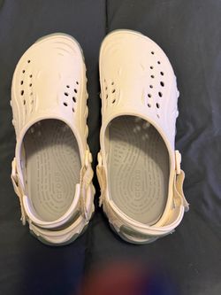 Crocs Chunky Clogs – Women’s 10 / Men’s 8