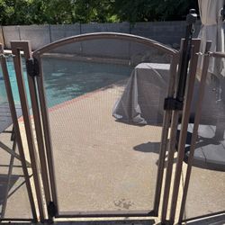 Pool fence & MagnaLatch Gate