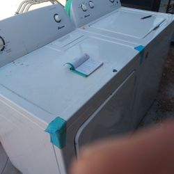 New Amana "Made by Whirlpool" washer & Dryer **450.00**