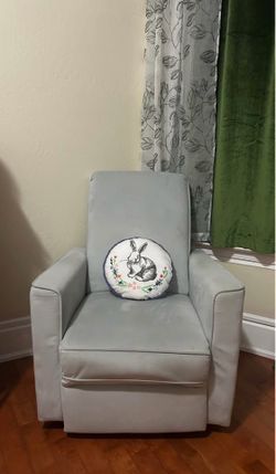 evolur powered glider/ recliner