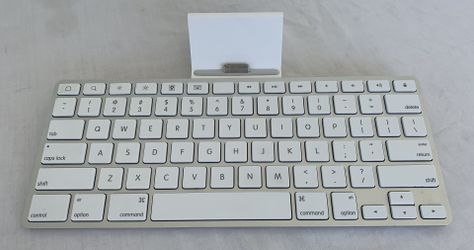 Apple A1359 MC533LL/A MC533B/A Wired Keyboard 30 pin dock for iPad
