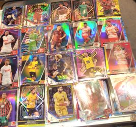 Lot of 200 random refractors and all serial number fifa soccer all superstars