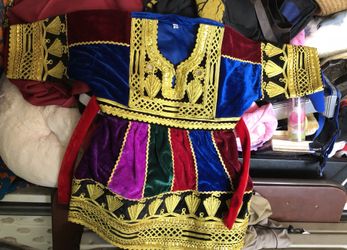 Kids tradition dress 4 year or 5 $25