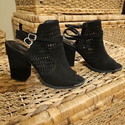 $20   NEW!   AMERICAN EAGLE DRESSY SHOES     SIZE 7