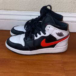Jordan 1 Mid