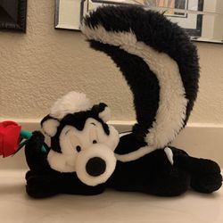 Looney Tunes Pepe’ Le Pew Warmers Brothers  16” Plush  See Description 