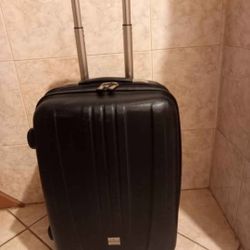 Ricardo Hardshell CarryOn Spinner Wheel Luggage 
