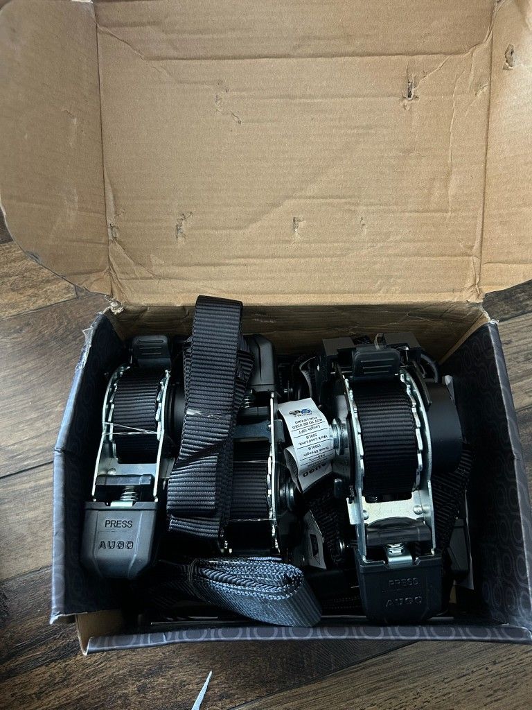 AUGO Heavy Duty Ratchet Straps & Soft Loops – Pack of 4 Extra Strong 1.5” by 10’ Ratchet Straps w/S-Hook Safety Latches & 4 Soft Loop Tie Downs – 4400