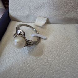 10k White Gold Pearl Ring