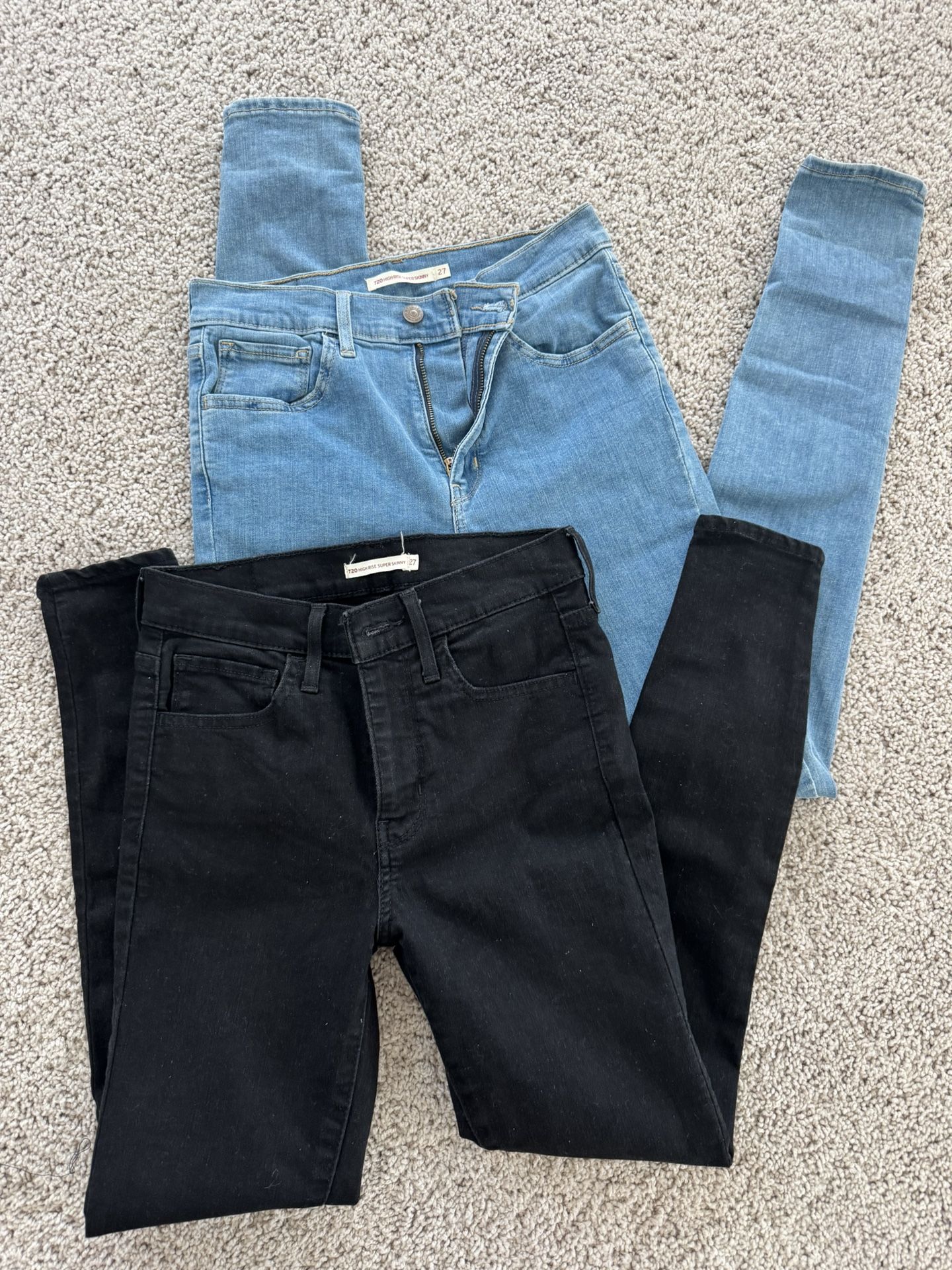Womens Levis skinny jeans size 27