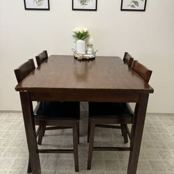 Table and Cushion Chairs 