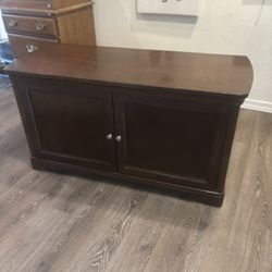 Storage Cabinet/Entertainment Cabinet