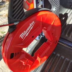 SELLING MY PRACTICALLY NEW ELECTRICIANS FISHING LINE,LOL AT ALL PICS. AVA