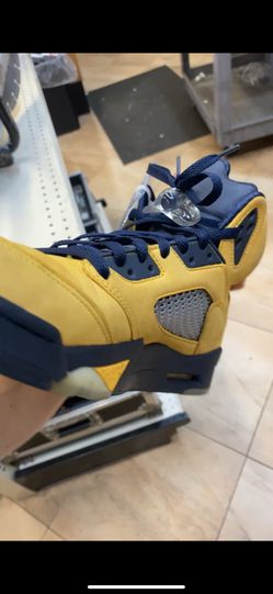 Michigan 5s Size 9.5