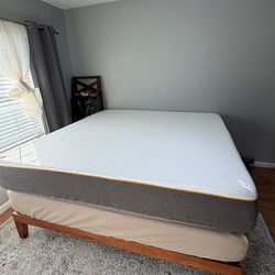 California King Gel Memory Foam Mattress – Excellent Condition