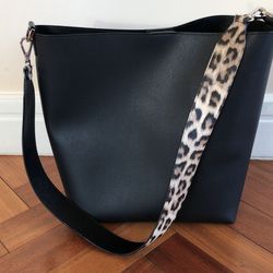 Korean Kapoor Lekoo Tote New