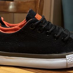Boys Link Lo-Top Sneakers in Black /Orange  