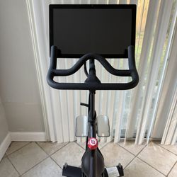  Peloton Bike (Model PLTN-RB1V0) – Excellent Condition