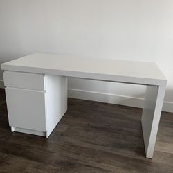 Ikea Desk w/ Drawer (MALM) - Lightly used and in great condition