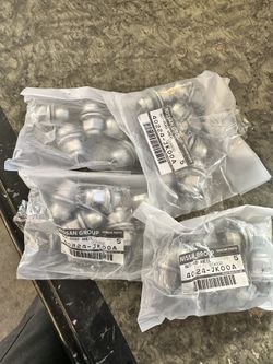 370z OEM Lug nuts