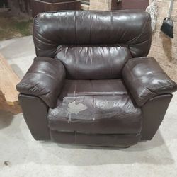 Recliner Very Good Condition Other Than The Area Of Peeling