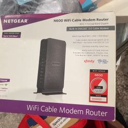 Netgear N600 WiFi cable Modem Router 