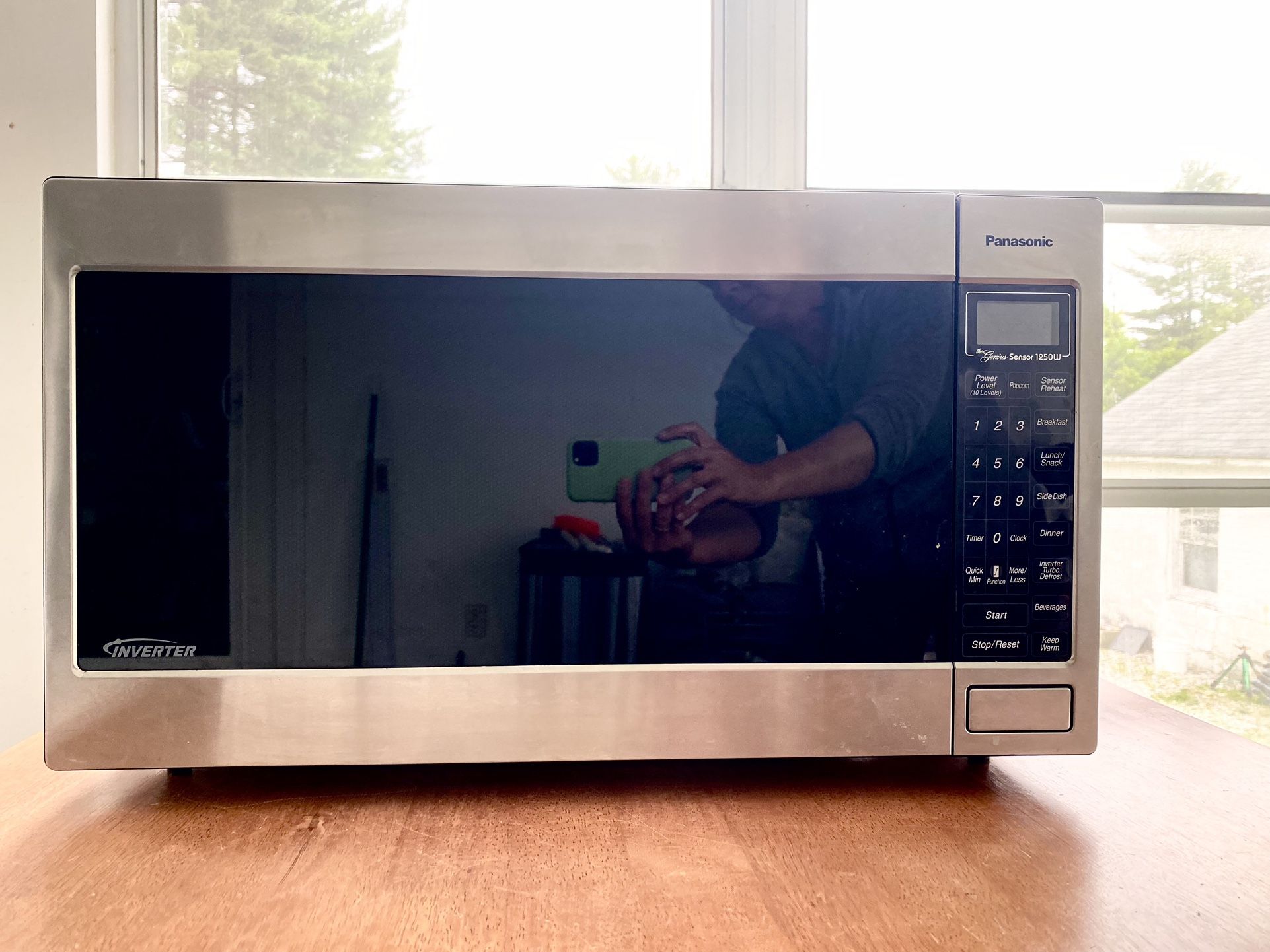Panasonic NN-T945SFX countertop microwave