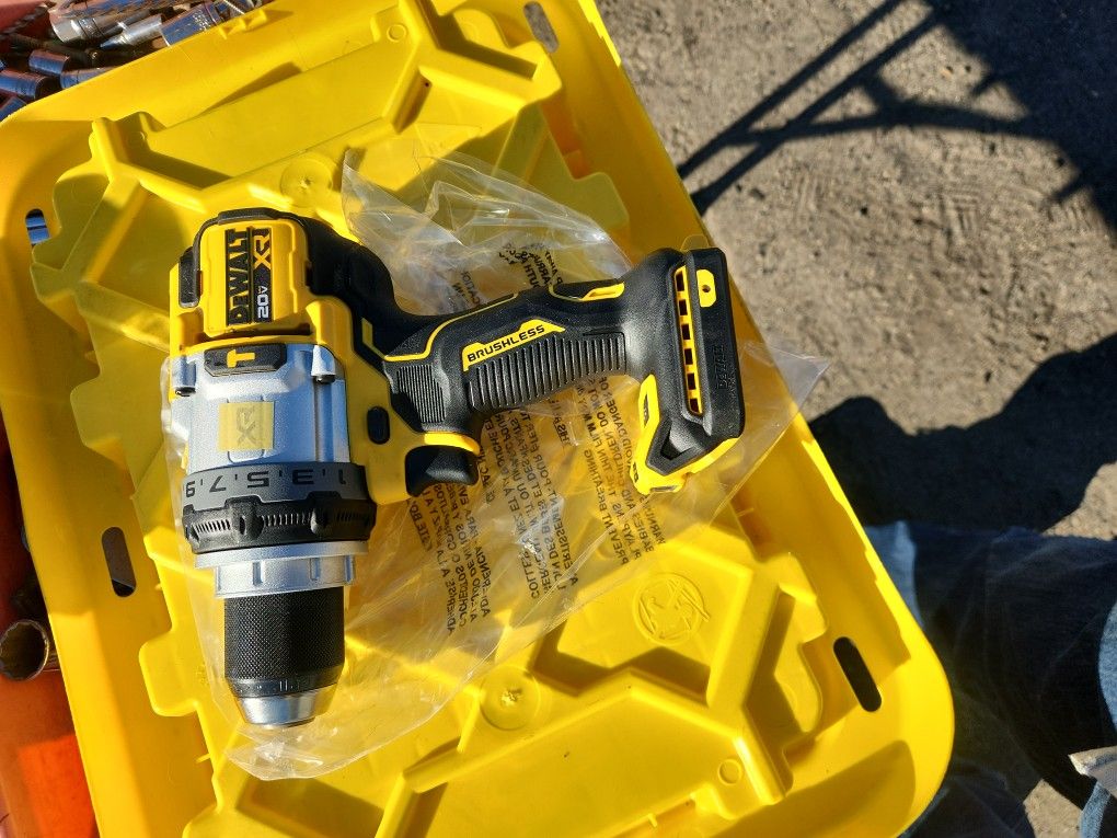Dewalt 20v Xr Hammer Drill Dcd1007
