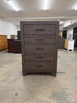 Tall Modern 5 Drawer Dresser Chest