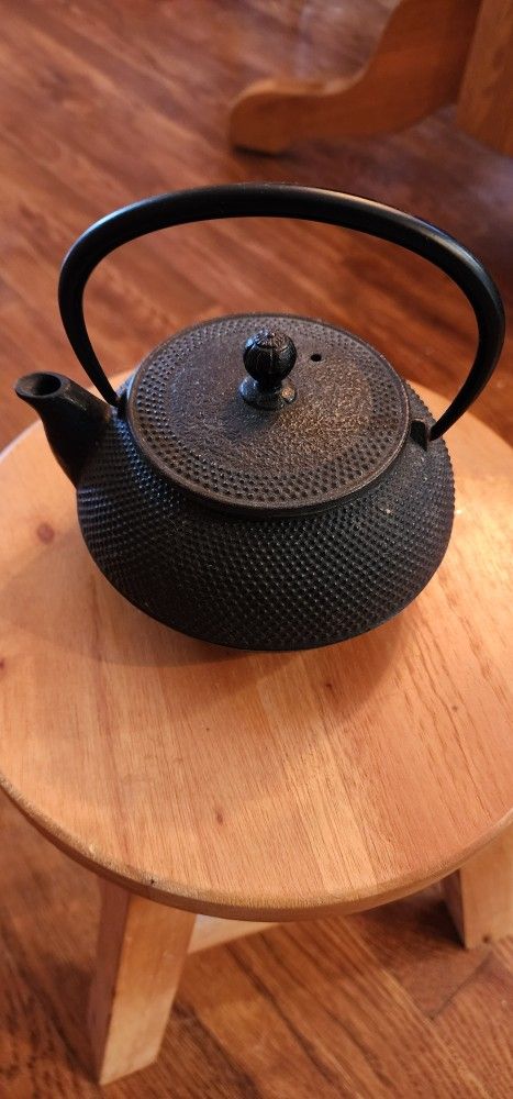 Tetsubin Japanese Cast Iron Tea Kettle