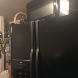 Kemore Refrigerator and Microwave