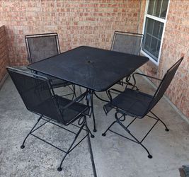 Outdoor table