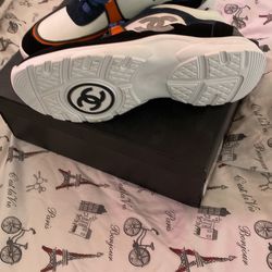 Chanel Low Top Trainer Cc White Navy (W) for Sale in Bronx, NY - OfferUp