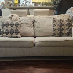 QUEEN SLEEPER SOFA FREE/GRATIS... HAS TO BE OUT NOW 04|07|26 BEFORE 1PM SE TIENE QUE SACAR HOY ANTES DE LA 1PM