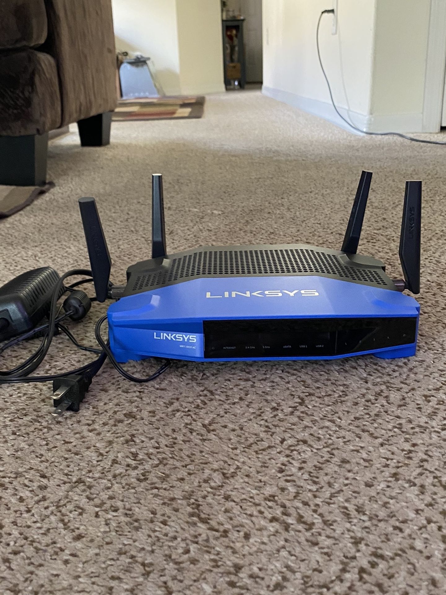 New LINKSYS Dual Band Wireless WIFI Router