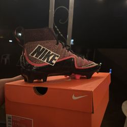 UT NIKE CLEATS SIZE 11.5 MENS 