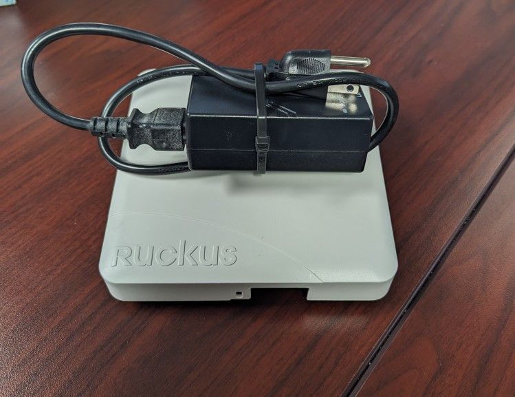 Ruckus R500 Wireless Access Point & PoE Injector