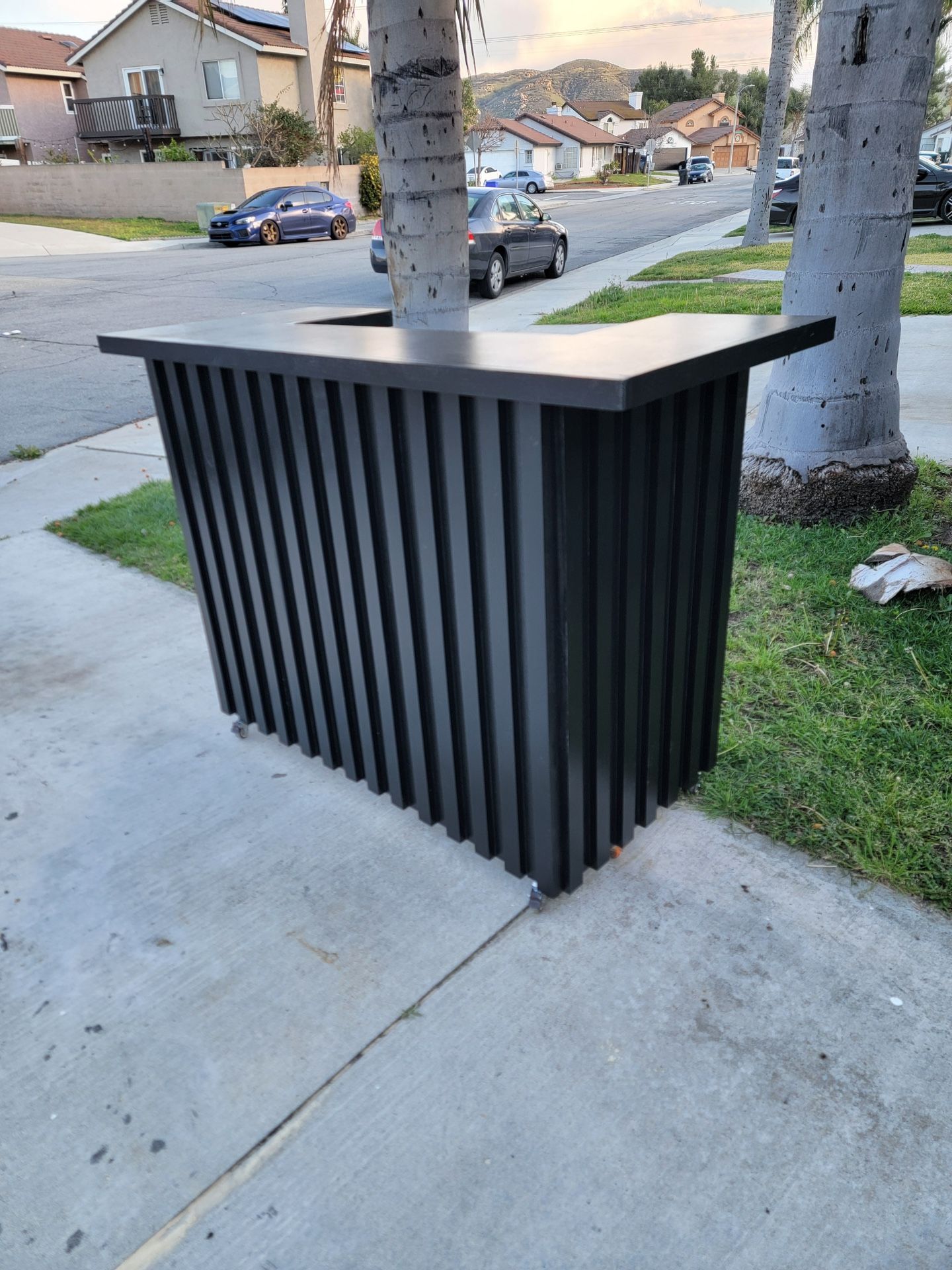 Folding Bar / Display Table