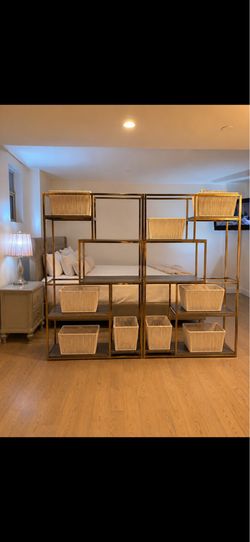 Room divider/storage