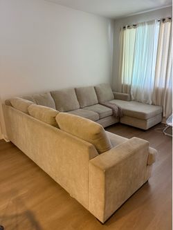 Living Spaces Bonaterra II Sectional with Chaise