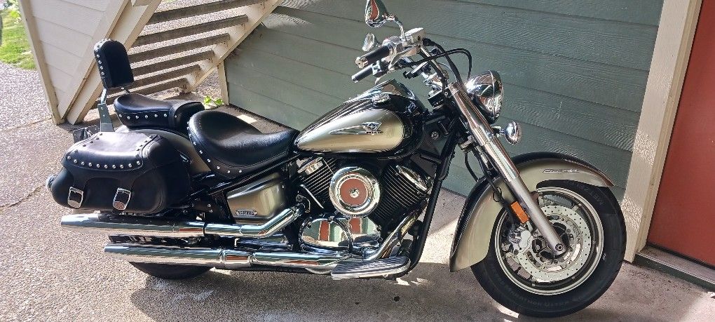 2005 Yamaha V star 1100