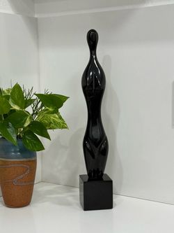 Vintage 70s Onix Women's sculpture 19”