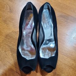 GUESS Women's Heels Size 8.5