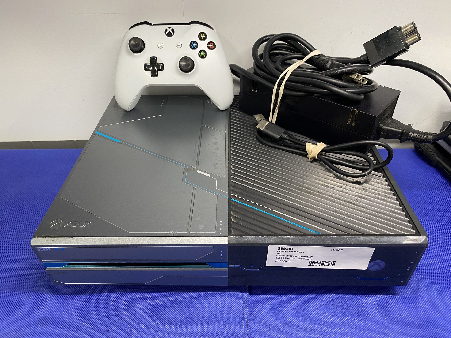 XBOX ONE ORIGINAL 1TB SPECIAL EDITION W/ CONTROLLER AND WIRES