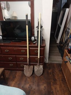 2   Heavy Duty   Shovels