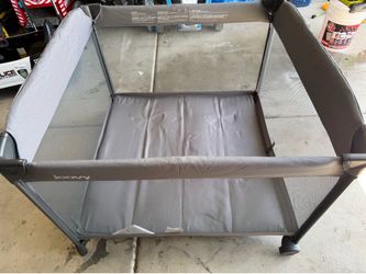 Joovy Room 2 XL playpen